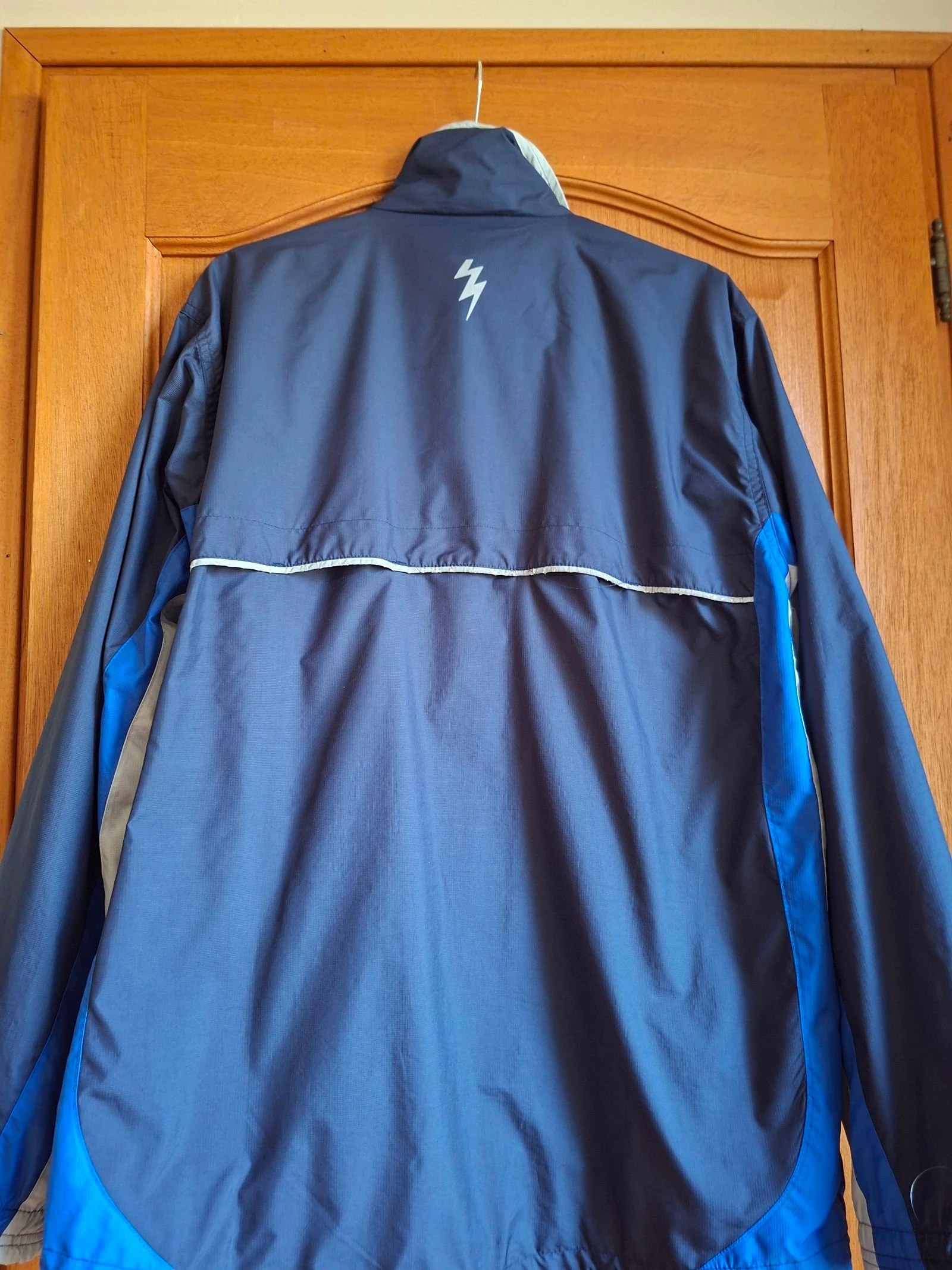 🏷 chaqueta cortavientos Asics talla L – photo 4